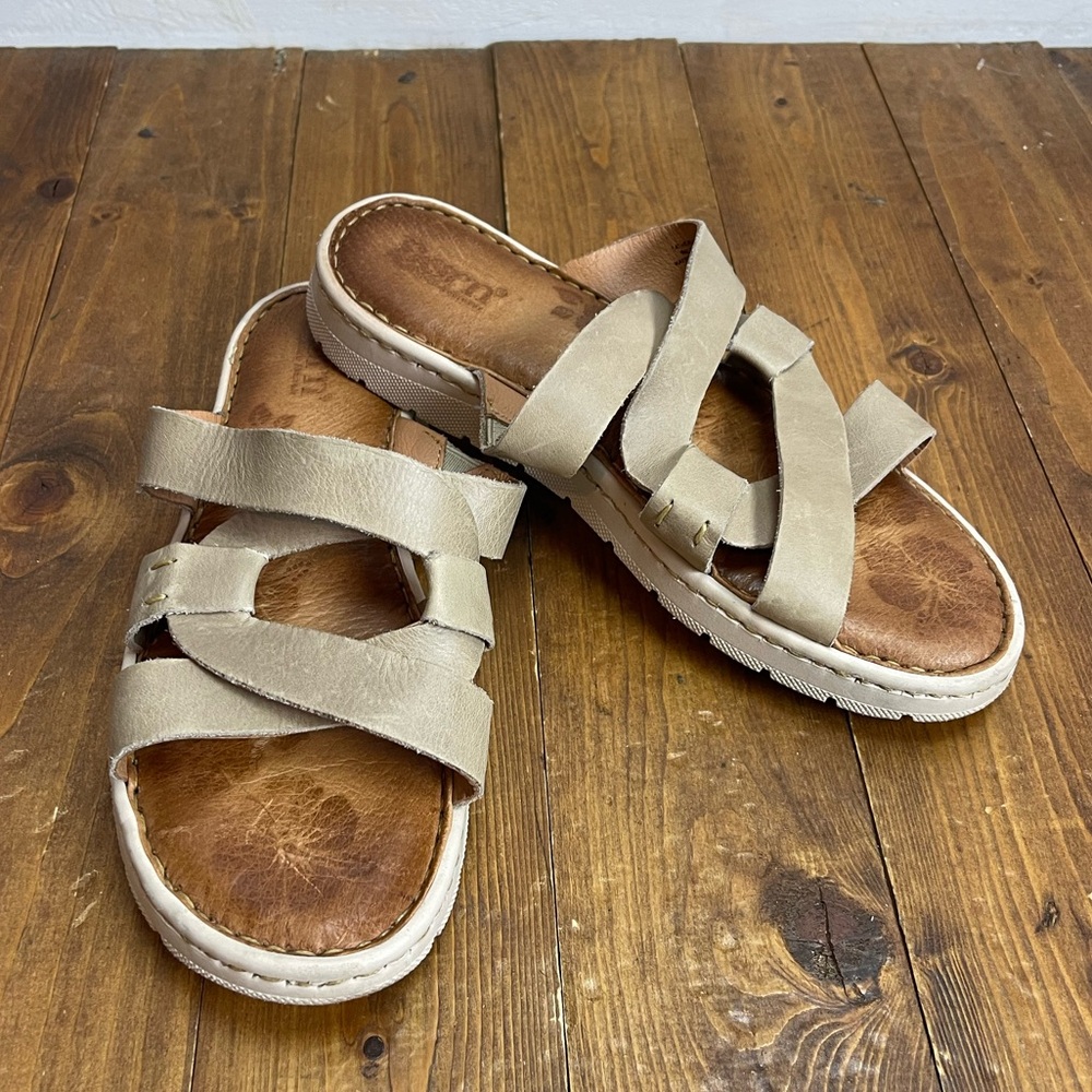 Born Bira leather sandals light taupe size 7